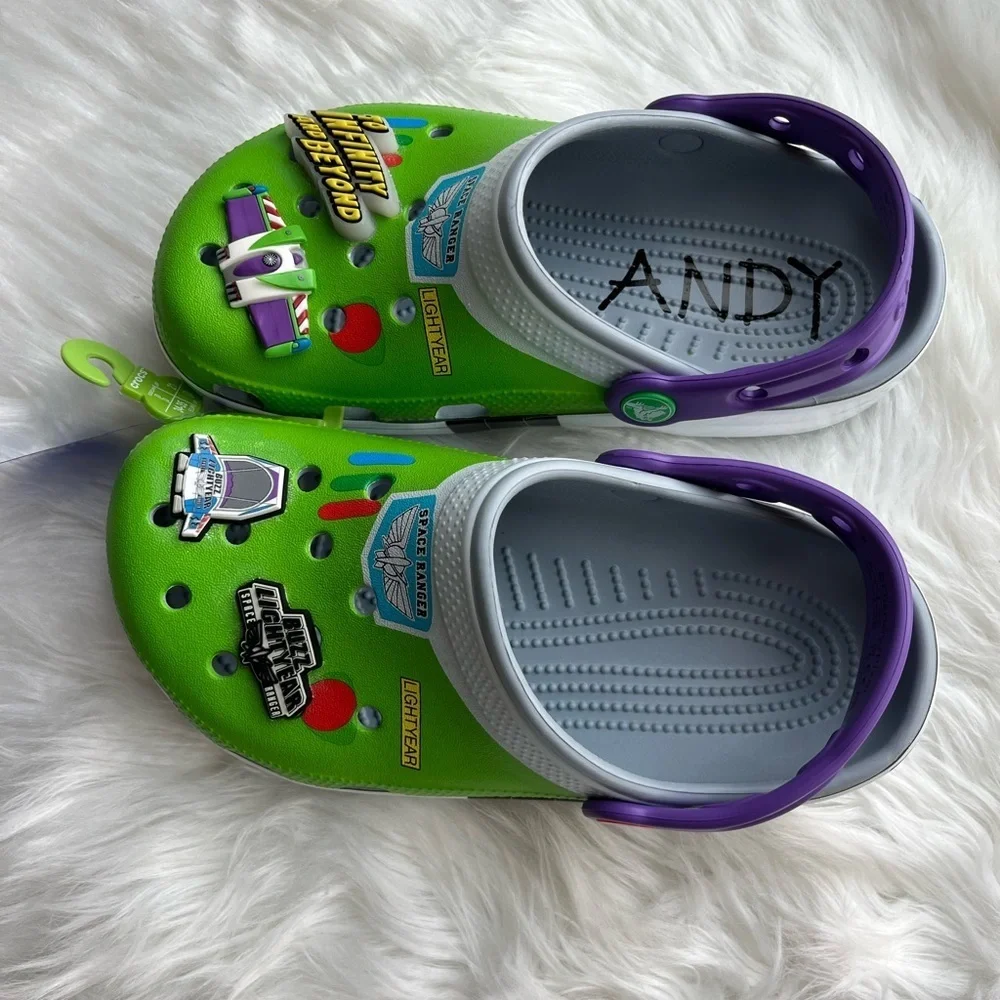 🆕Disney Toy Story Crocs Buzz Lightyear Light up Size J3 W5